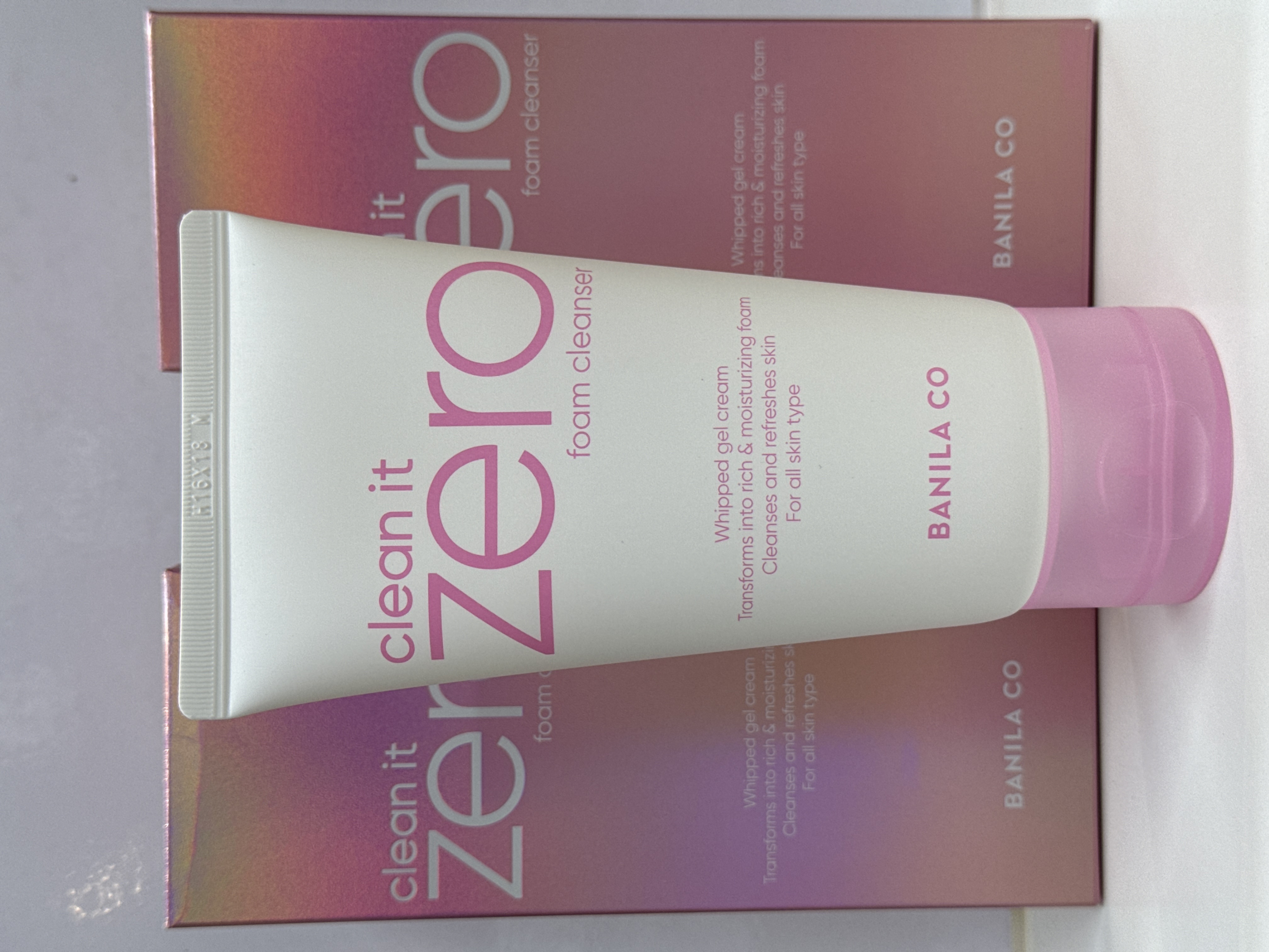 BANILA CO clean it ZERO foam cleanser
