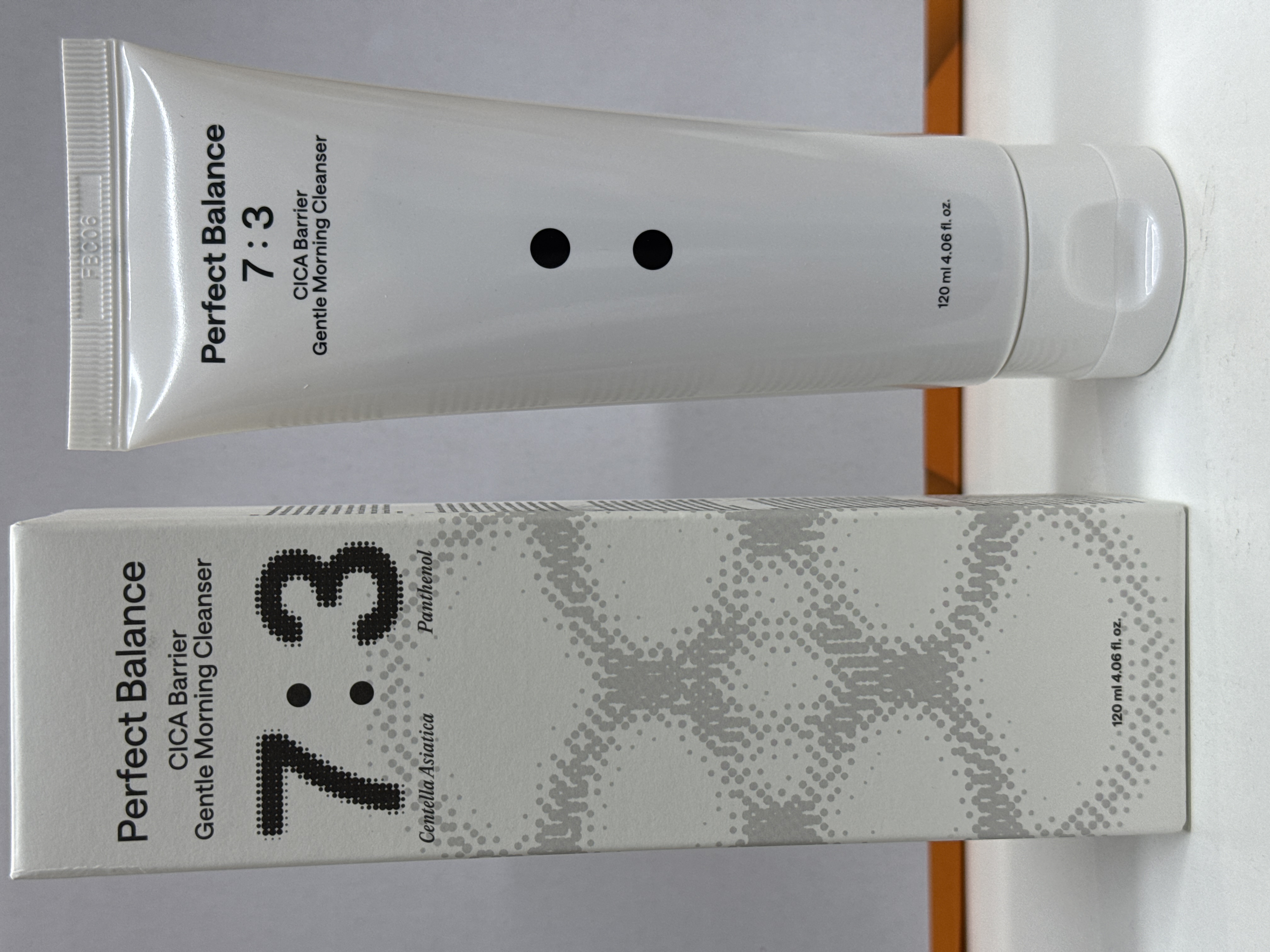Perfect Balance CICA Barrier Gentle Morning Cleanser 7 :3