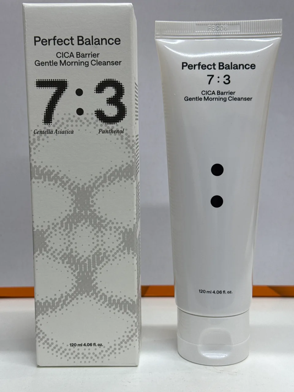 Perfect Balance CICA Barrier Gentle Morning Cleanser 7 :3