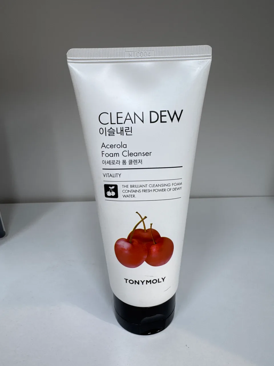 TONYMOLY CLEAN DEW Acerola Foam Cleanser  VITALITY/Пенка для умывания Вишня