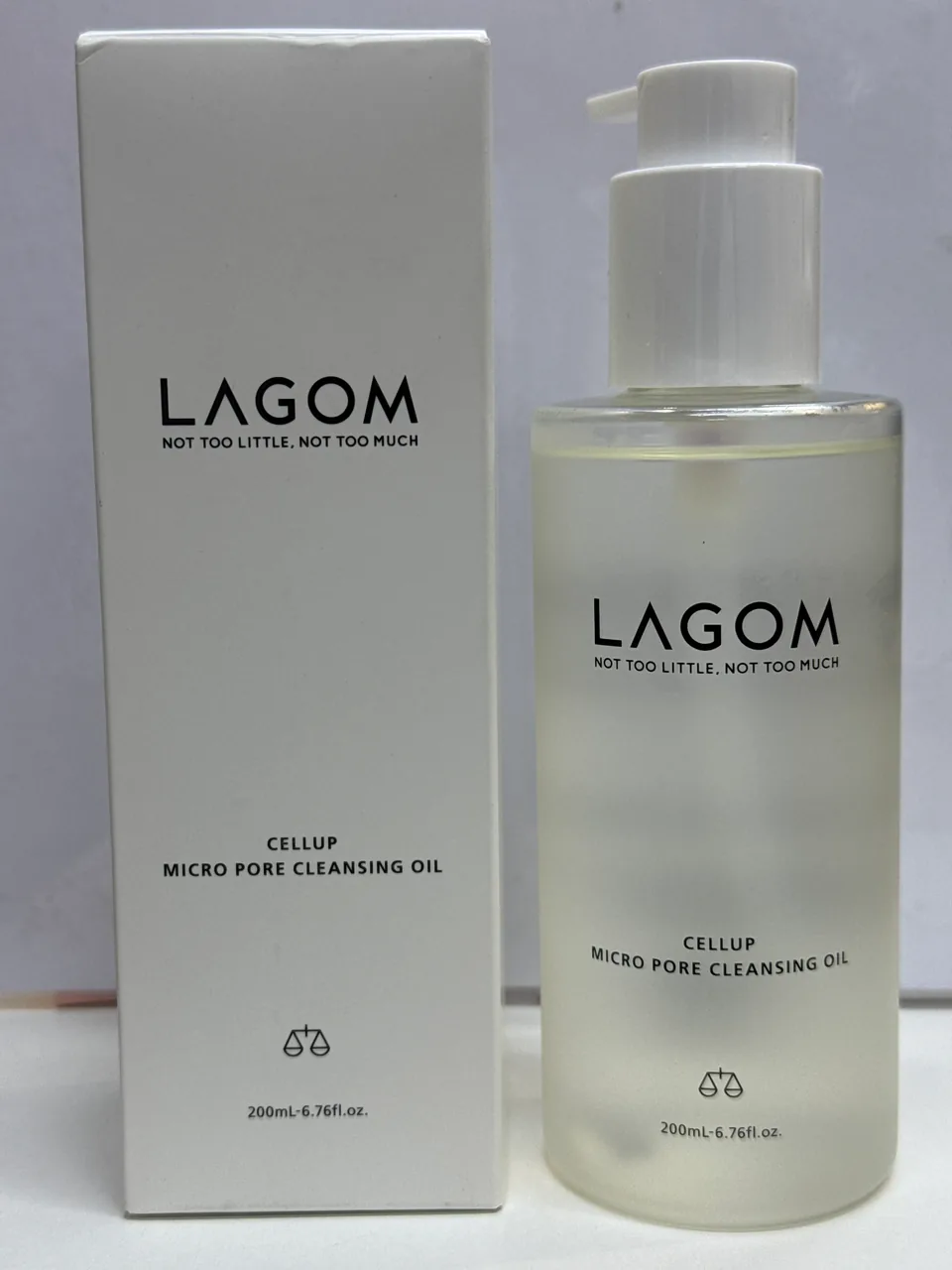LAGOM NOT TOO LITTLE , NOT TOO MUCH / CELLUP MICRO PORE CLEANSING  OIL