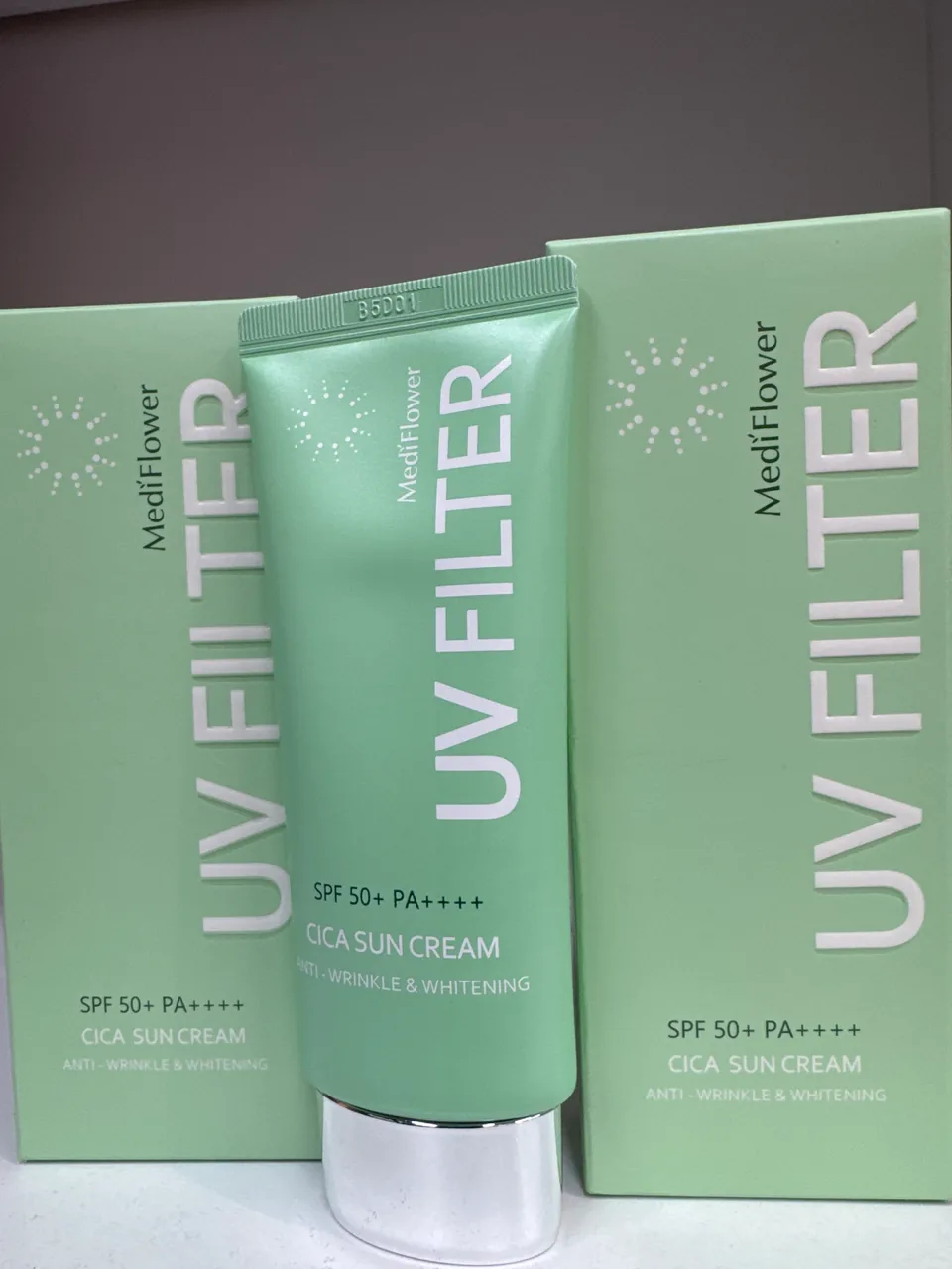Medi Flower UV FILTER SPF 50 + PA ++++ CICA SUN CREAM ANTI -WRINKLE & WHITENING